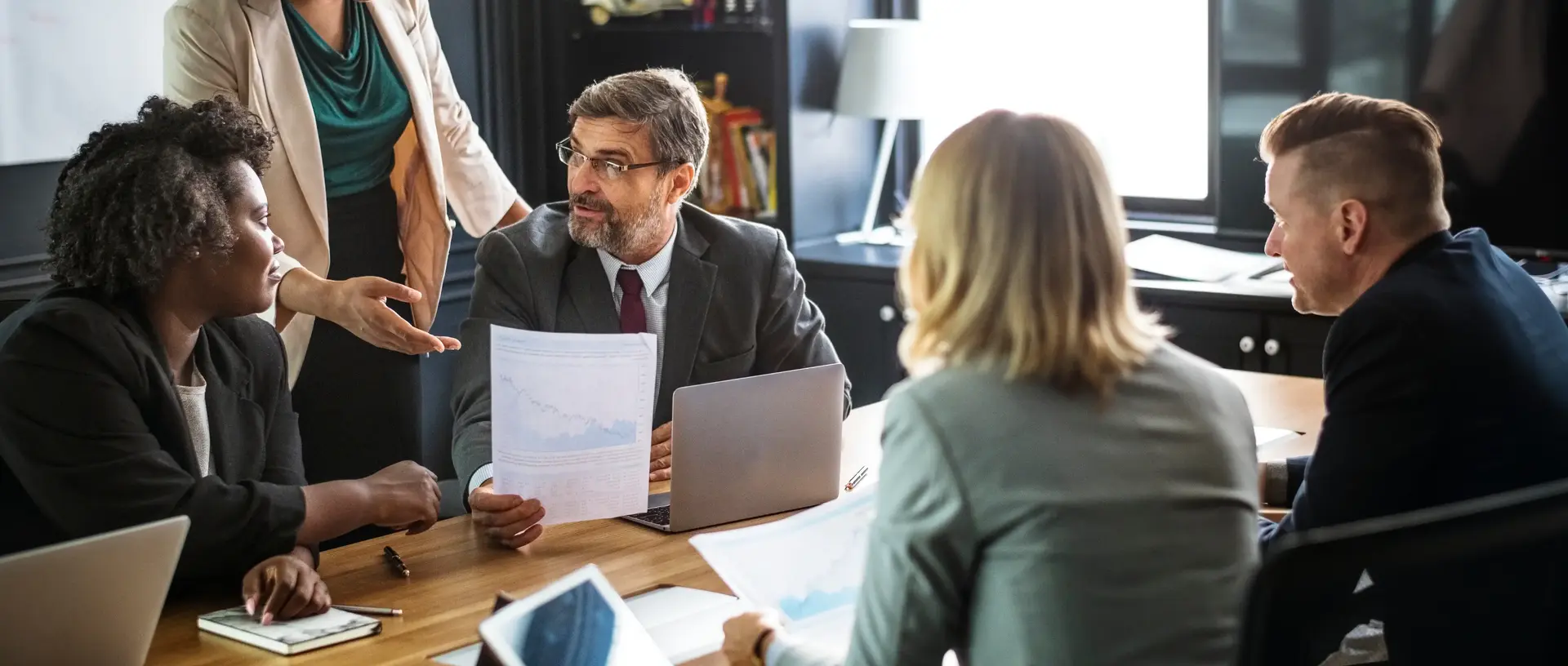 Capacitar profissionais para liderar equipes, fidelizar clientes, gerir finanças, definir estratégias de marketing e de preços, nas áreas de comércio e serviços, nos segmentos de varejo e atacado, além de prepará-los para o planejamento, controle e alcance de resultados.